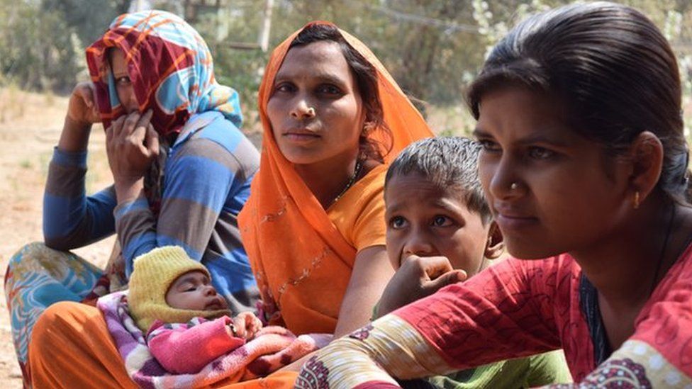 Necklace aids child vaccination - BBC News