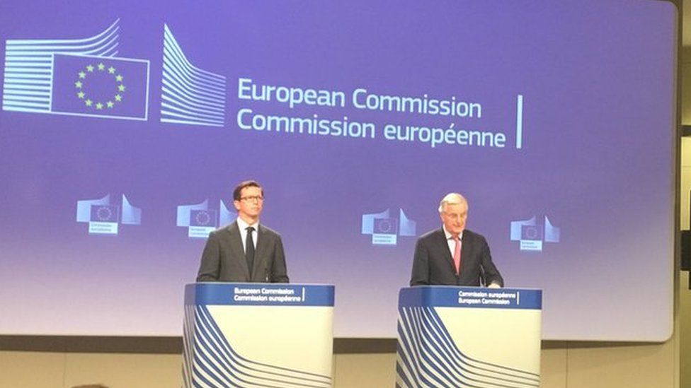 Michel Barnier (right) in Brussels