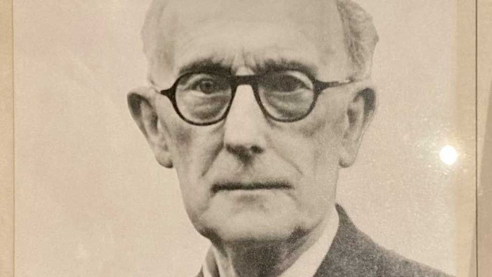 Dr Edward Powley