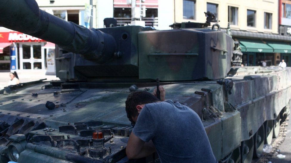 A tank lies abandoned in Turkey