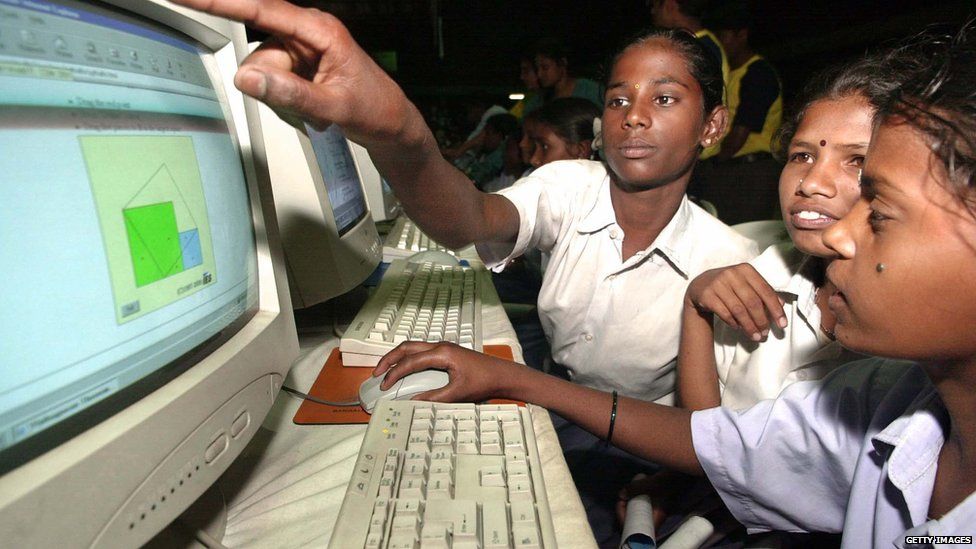 Student browse the internet on the concluding day of the 'Students Internet World' free internet centre at the Kanteerava stadium in Bangalore 05 November 2001