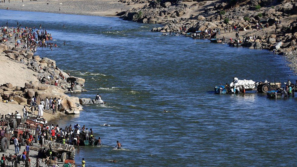 Река между регионом Тыграй в Эфиопии и Суданом - ноябрь 2020 г.