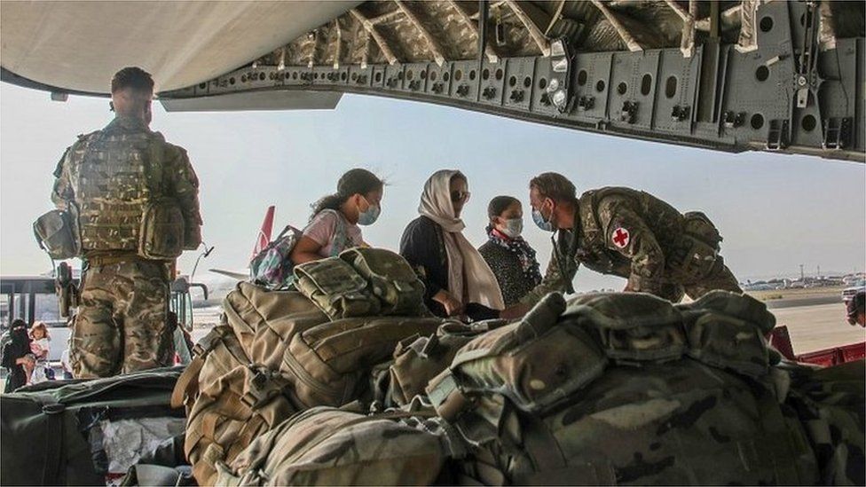 UK troops helping Afghanistan evacuation effort