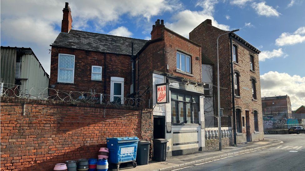 The Whalebone pub, in Hull, will remain a traditional pub under new management, says the outgoing landlord