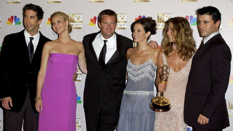 Cast members of "Friends" winner for Best Comedy Series at the 54th Annual Emmy Awards. L-R: David Schwimmer, Lisa Kudrow, Matthew Perry, Courteney Cox Arquette, Jennifer Aniston and Matt Leblanc