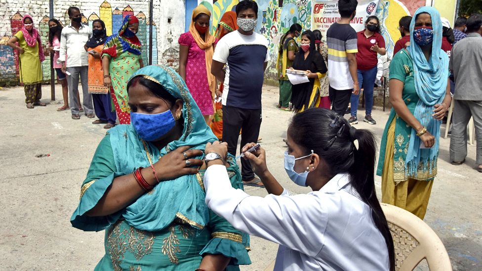 A vaccination drive in Chanakyapuri, on 18 September 2021 in New Delhi, India