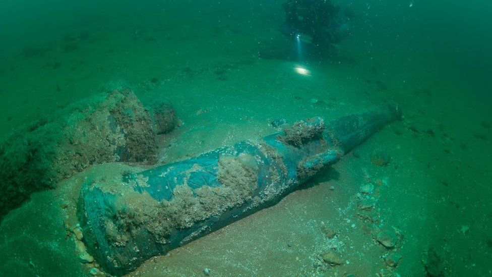 Two guns found at the site of the sunken Klein Hollandia