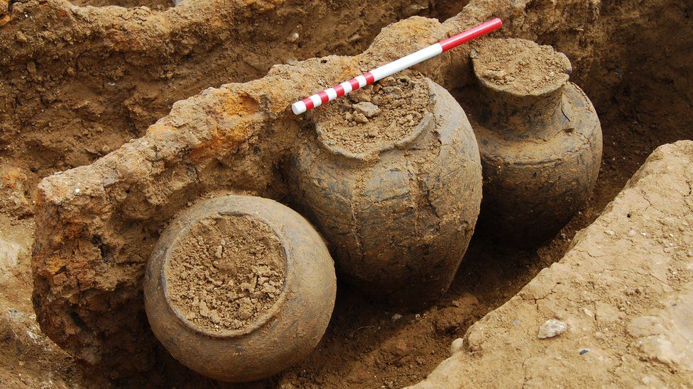 Pots at the Iron Age grave