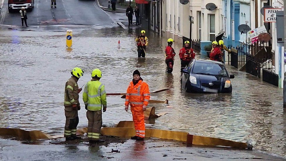 South East flooding after heavy overnight rain BBC News
