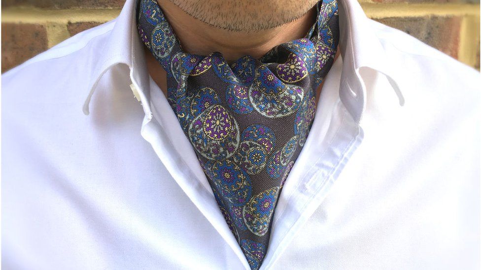 Tips for Wearing an Ascot
