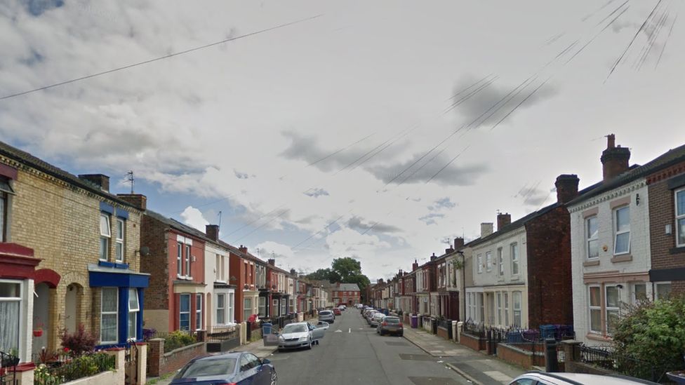 Boy, 17, critical after Toxteth street stabbing BBC News