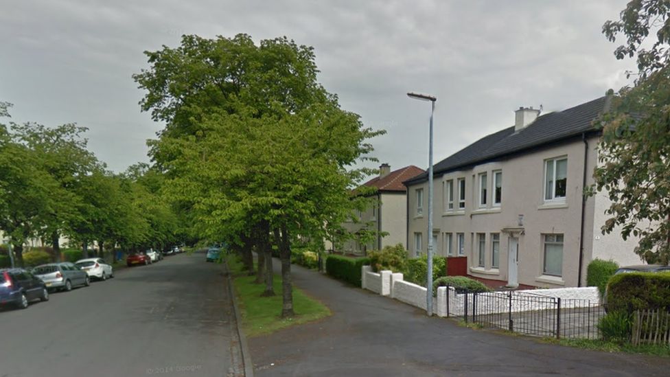 Woman, 82, held at knifepoint in car by thief in Glasgow BBC News