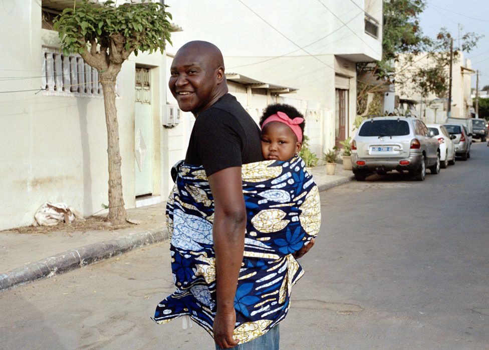 Jules et Jade à zone B, un quartier central de Dakar, au Sénégal.