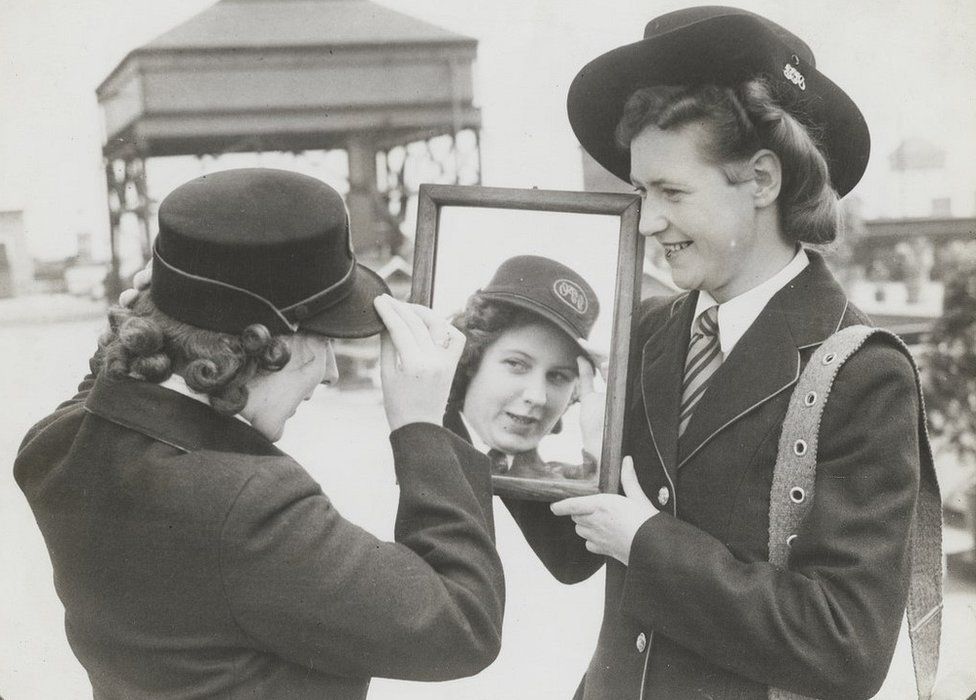 Photo of postwomen's uniform 1929-1941