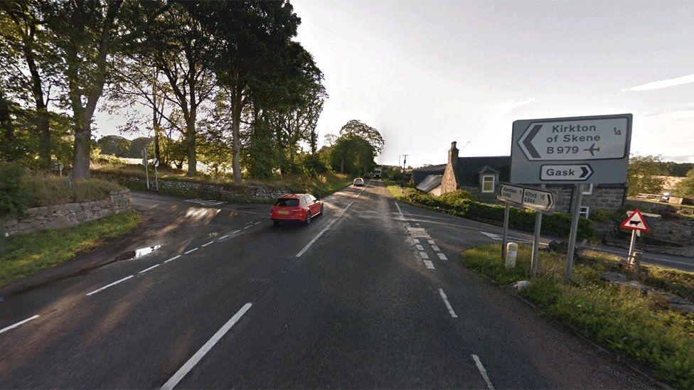 Two seriously injured in crash near Kirkton of Skene BBC News