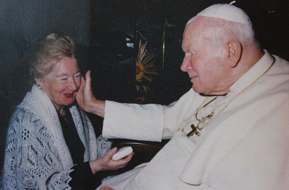 Pope John Paul letters reveal 'intense' friendship with woman 