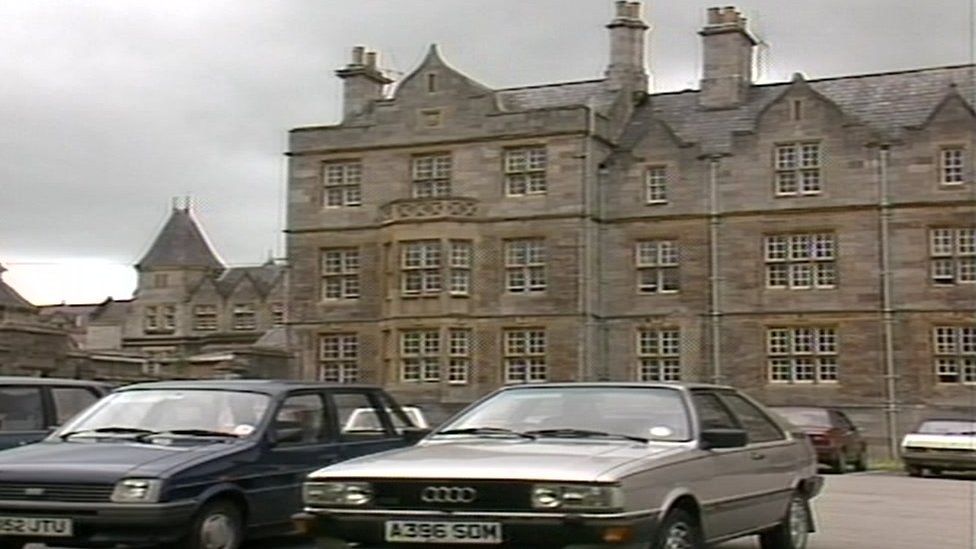 Hospital exterior in 1986