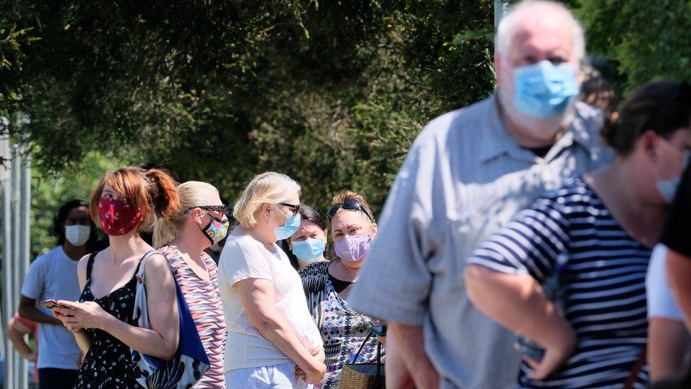 People queuing to get tested at a coronavirus clinic in Melbourne