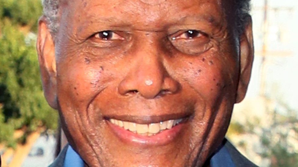Hollywood icon Sidney Poitier dies aged 94 thumbnail