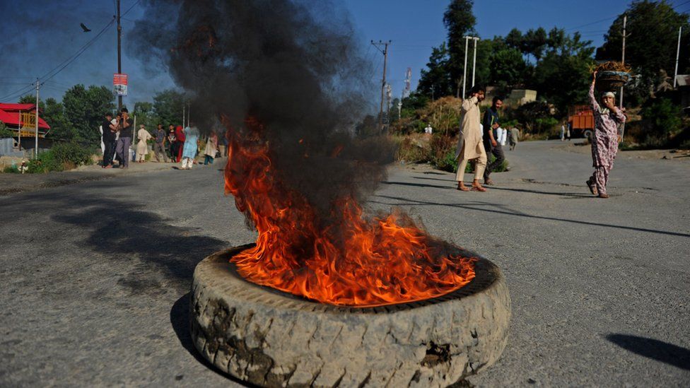 Protesters in Kashmir