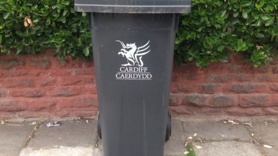 Gwynedd bin lorries 'worse at littering than residents' BBC News