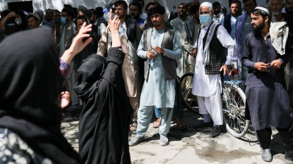 Afghanistan Women Beaten For Demanding Their Rights Bbc News