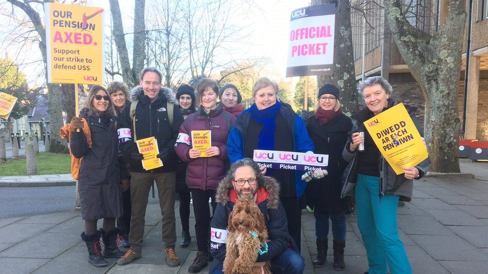 Lecturers at the picket line in Bangor