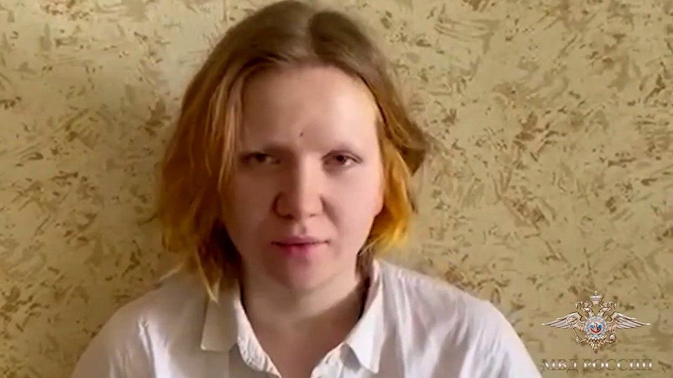 Darya Trepova: Russia releases video of suspect in cafe killing of Vladlen Tatarsky - BBC News
