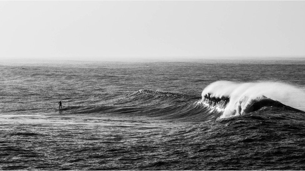 Swell time for UK surf photographers - BBC News
