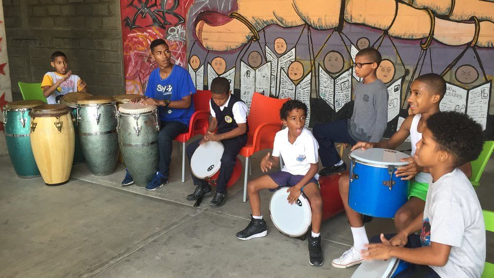Children in the San Agustín percussion school