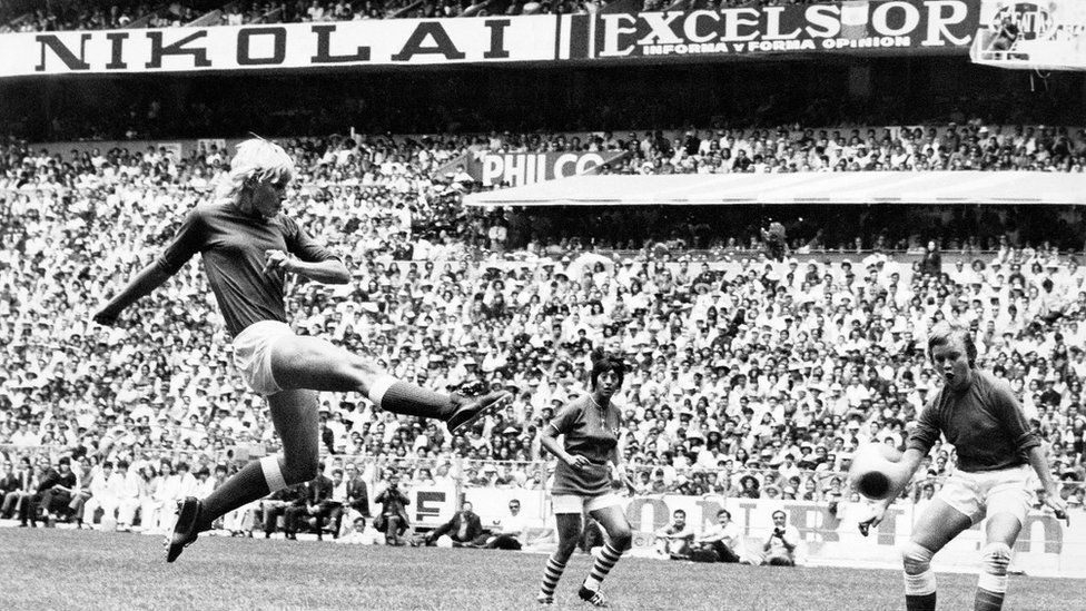 Denmark's Lis Lene Nielsen shoots at goal in the 1971 Women's WC Final in the Azteta Stadium
