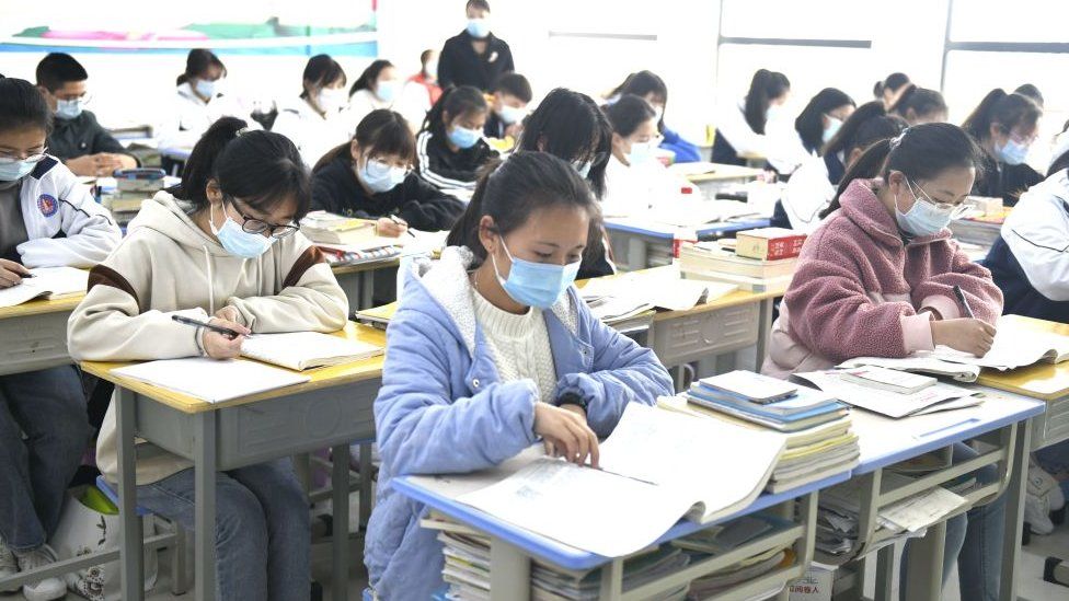 students-china-masks.