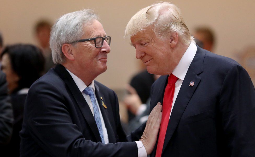 U.S. President Donald Trump (R) and President of the European Commission Jean-Claude Juncker in Hamburg in 2017