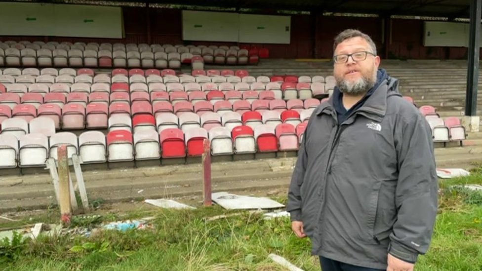 York City: Bootham Crescent pitch dug up to find fans' ashes - BBC News