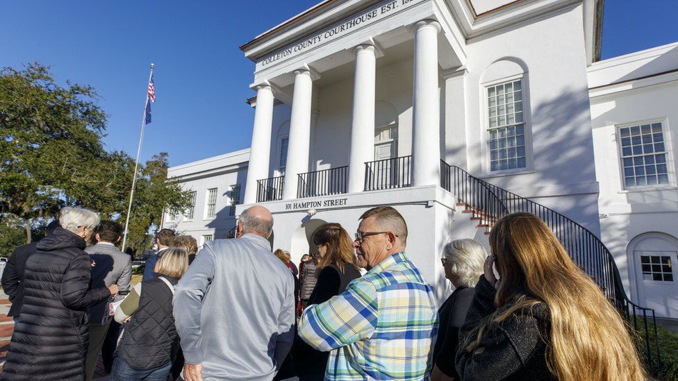 Crowds line up to see the Alex Murdaugh trial