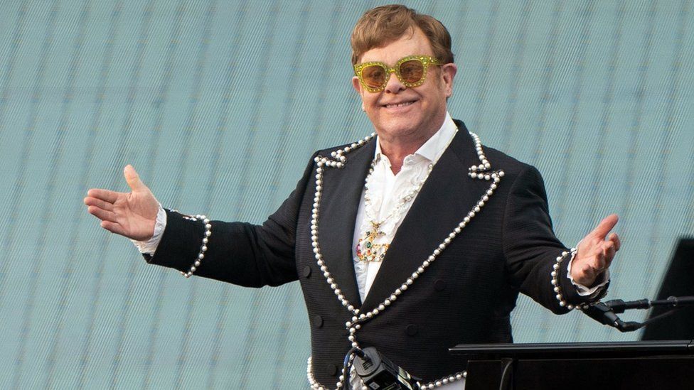 Elton John addressing the crowd at a Norwich gig