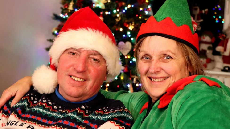 Christmas display raises thousands for transplant unit BBC News