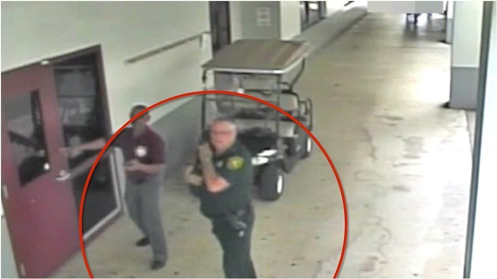 Florida School Shooting New Video Shows Blunders Bbc News 