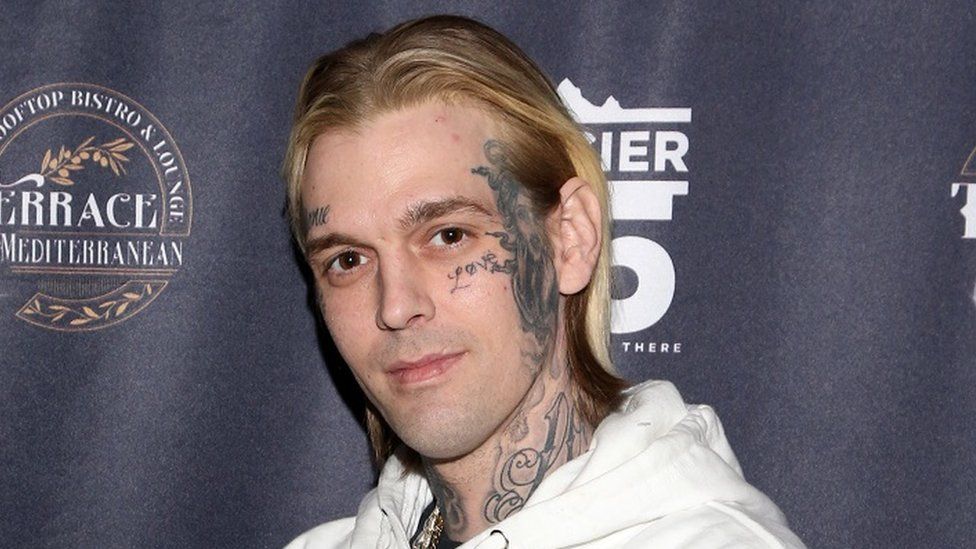 Aaron Carter: Singer and brother of Backstreet Boys' Nick dies aged 34 -  BBC News