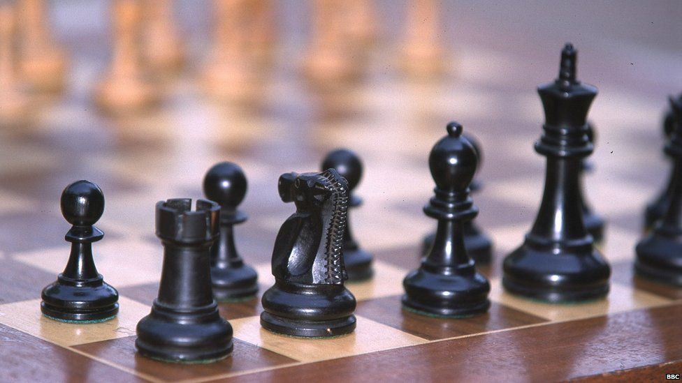 Chess Grandmaster caught with Phone on Toilet!