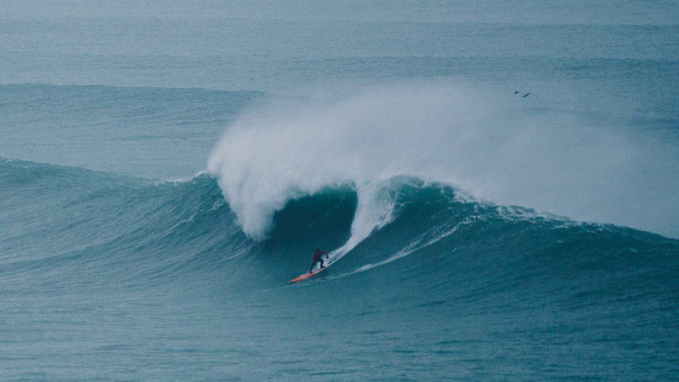 Why are the waves so big in Newquay?