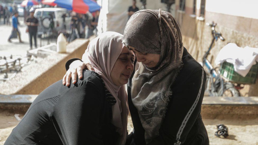 Refugees who have fled Gaza City after reaching Khan Younis in the south of the territory