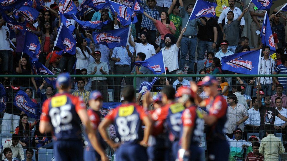 Indian Premier League: Three held over betting - BBC News