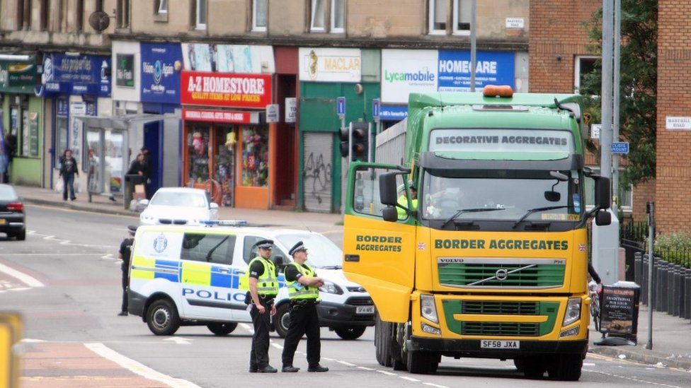 Woman injured after being hit by lorry in Glasgow street BBC News