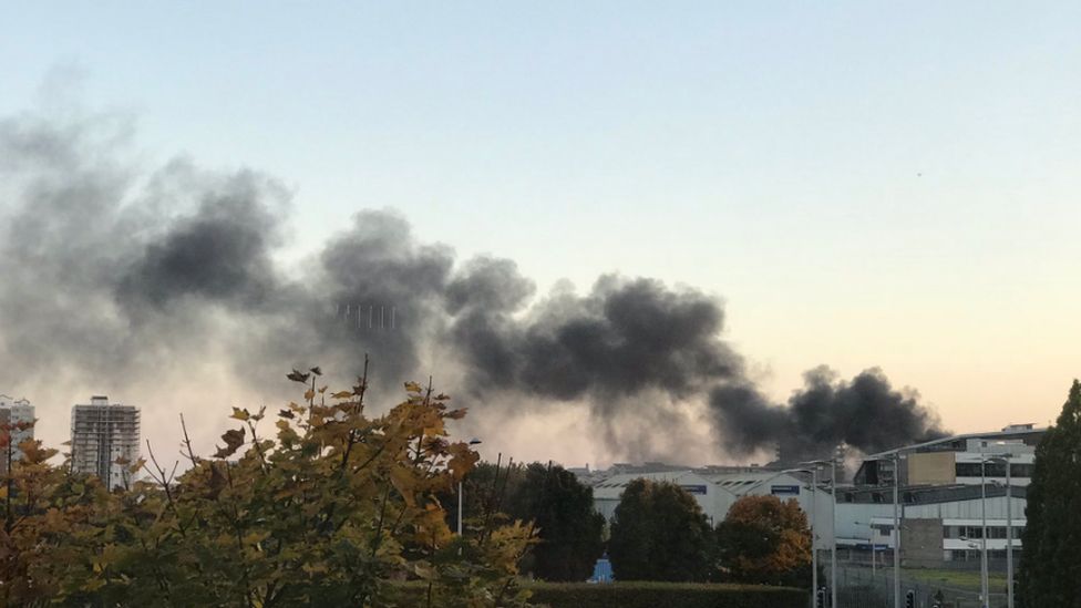 Smoke from Butetown fire drifts over Cardiff - BBC News