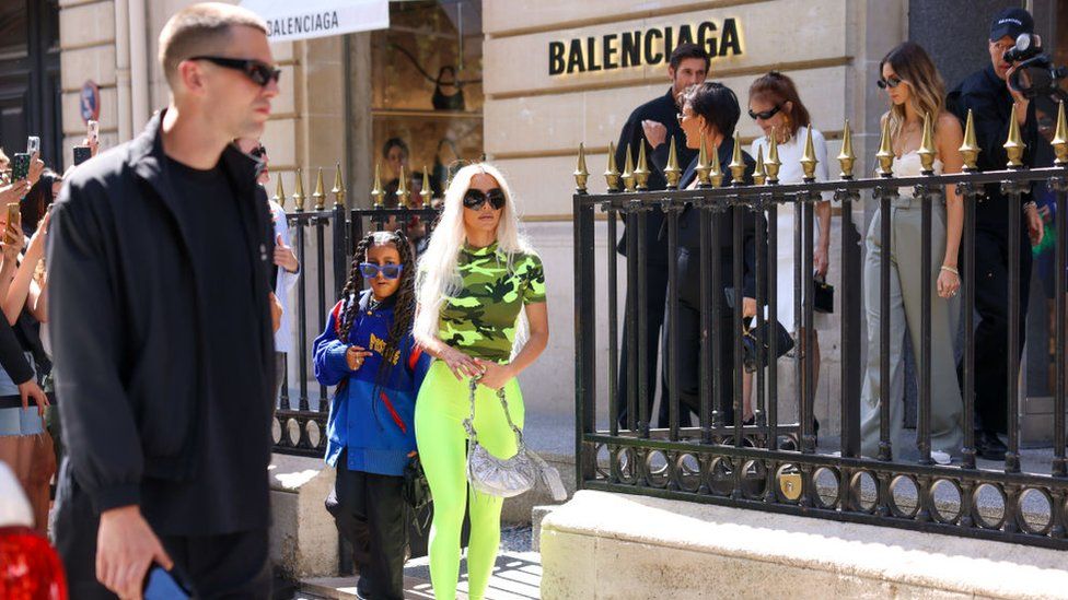 Balenciaga campaign: Kim Kardashian by fashion house shoot - BBC News