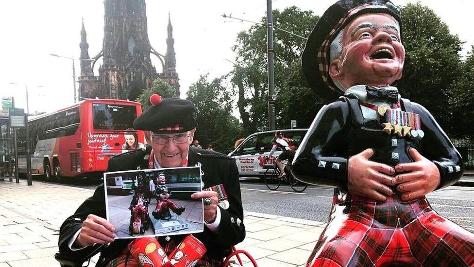 Tom Gilzean with his Oor Wullie sculpture