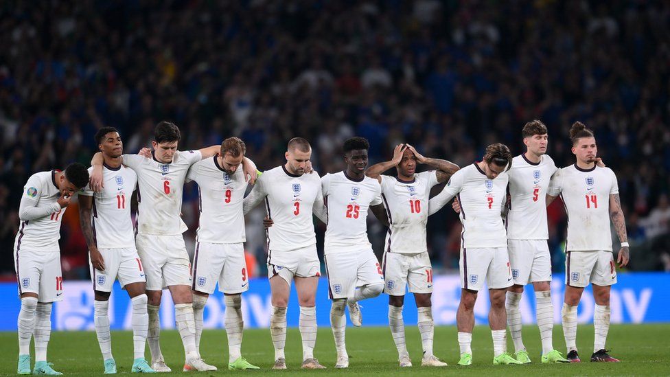 Euro 2020 English stars to get £300,000 bonuses as FA set to repay £175m Government loan