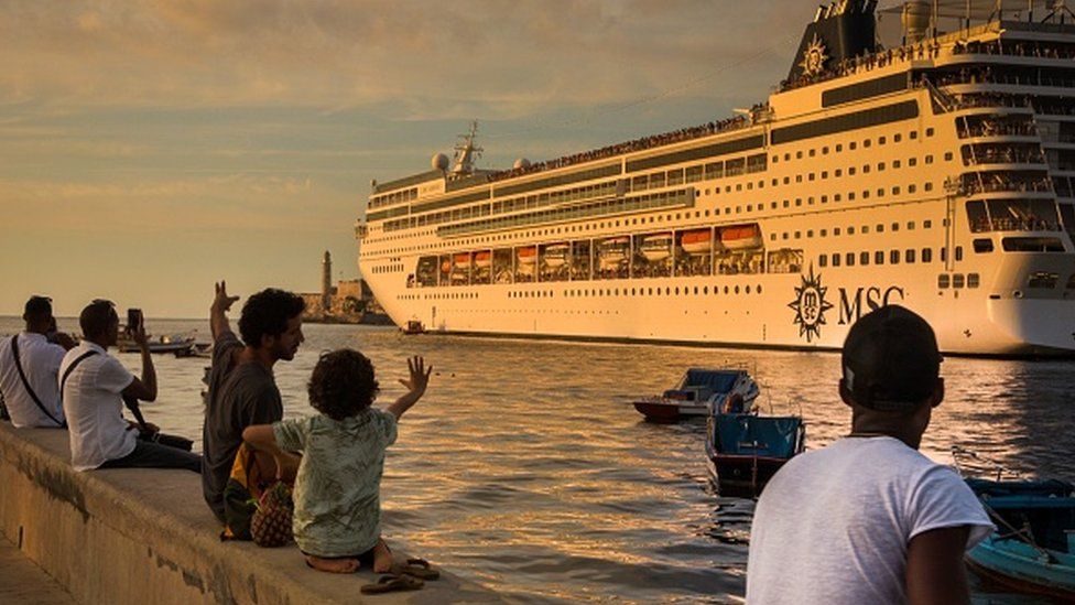 Cruise ship leaves Havana harbour