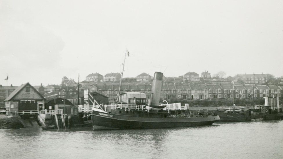 The tug 'Foremost 22' at Newhaven